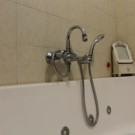 Cavour Bed & Breakfast *